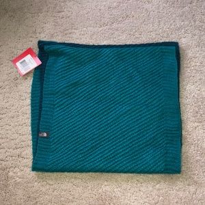 NEW North face two toned infinity scarf